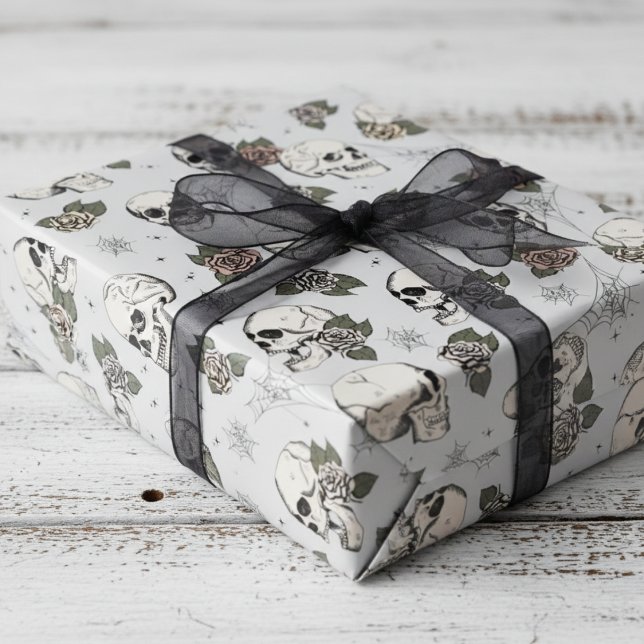 Papel De Presente Cinza de Luz Doce Pequeno Halloween (Elegant Gothic Black Vintage Skulls and Roses Floral Wrapping Paper for Hallowedding or for Her)