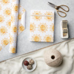 Papel De Presente Cód. Watercolor Sun<br><div class="desc">Este papel de embrulho bonito é perfeito para embrulhar presentes para aniversários, chás de fraldas e muitas outras ocasiões especiais. O design apresenta um sol de cor d'água pintado manualmente em laranja brilhante e amarelo, o que certamente iluminará qualquer evento especial. Itens correspondentes podem ser encontrados na coleção.</div>
