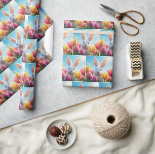 Papel De Presente Coelho Branco em um Jardim de Tulipas