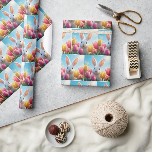 Papel De Presente Coelho Branco em um Jardim de Tulipas (Artesanato)