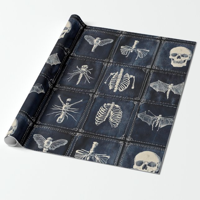 Papel De Presente Colcha de Denim com Caveiras e Insetos (Desenrolado)