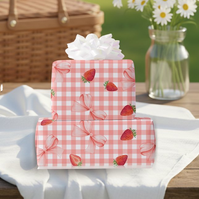 Papel De Presente Coquette Berry First Birthday Red Gingham (Coquette Berry First Birthday Red Gingham Wrapping Paper)