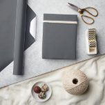 Papel De Presente Cor Sólida da Cinza Escura<br><div class="desc">Papel de embrulho a cores sólidas numa grande variedade de cores para todos os seus presentes de casamento e chá. As cores para 2025 são escuras e ousadas e é isso que você encontrará nas minhas últimas designs com nomes coloridos de várias empresas de design.</div>