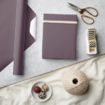 Papel De Presente Cor Sólida Roxo do Solo<br><div class="desc">Papel de embrulho a cores sólidas numa grande variedade de cores para todos os seus presentes de casamento e chá. As cores para 2025 são escuras e ousadas e é isso que você encontrará nas minhas últimas designs com nomes coloridos de várias empresas de design.</div>