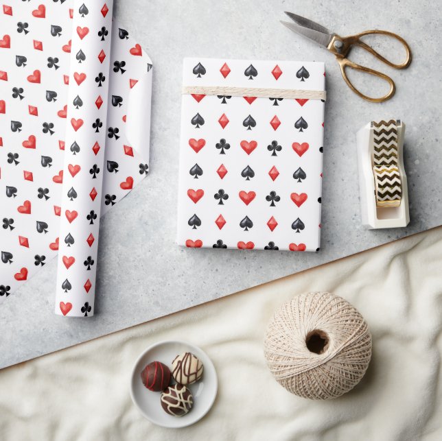 Papel De Presente Corações Pretos Paus Ouros Espadas Cartas (Artesanato)