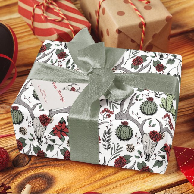 Papel De Presente Country Western Christmas Floral Reindeer Skull (Country Western Bull Skull Reindeer Skull, Red Roses, Cactus, & Winter Berries. White Background.)