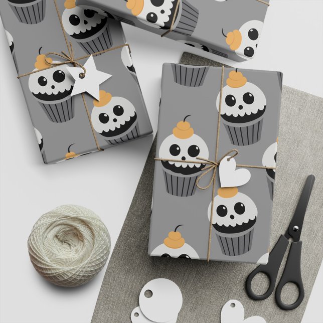 Papel De Presente Cupcakes Adoráveis De Rosto Fantasma Para Presente (A wrapping paper with skull-cupcakes. Perfect for Halloween crafts and gifts. )
