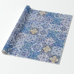 Papel de Presente de Maiolica Italiana | Cerâmica<br><div class="desc">Eleve o seu presente com este incrível papel de presente inspirado na maiolica italiana, apresentando padrões intrincados que lembram a arte cerâmica tradicional. Perfeito para casamentos, chá de noiva ou ocasiões especiais, este design elegante exala charme mediterrâneo atemporal com seus motivos vibrantes em azul e branco.</div>