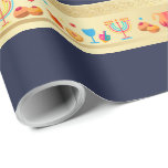Papel De Presente Decoração bonita do partido feliz de Hanukkah<br><div class="desc">Decoração bonita do partido feliz de Hanukkah, feriado judaico, papel de envolvimento. Fundo judaico de Hanukkah do feriado com símbolos tradicionais de Chanukah - dreidels de madeira (parte superior de giro), rosquinhas, menorah do ouro, velas, estrela de David e teste padrão de incandescência do papel de parede das luzes. Decoração...</div>