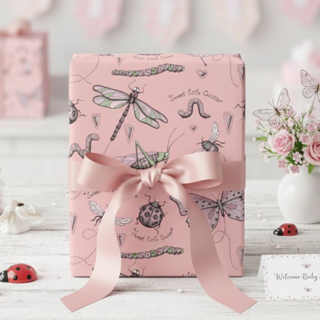 Papel De Presente Delicado Pequeno Critério Feminino Esbranquiçado R (Cute Girly Pink Insect Wrapping Paper for Girl Baby Shower, Bug Birthday Party & 1st Bday for Kids)