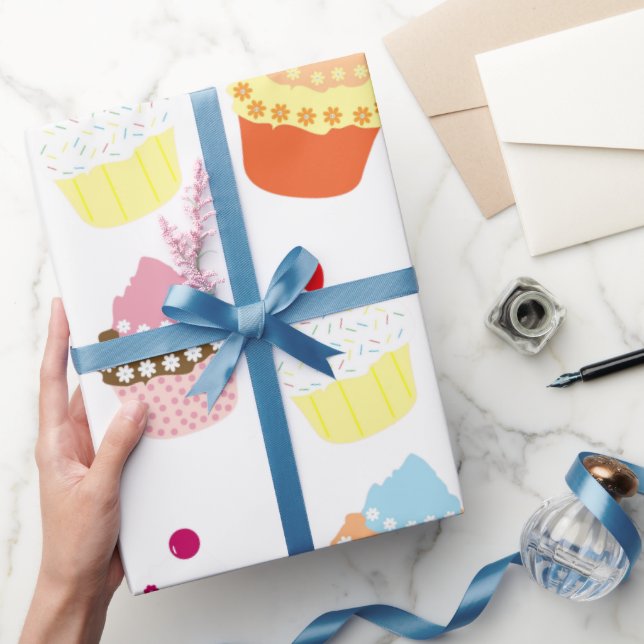 Papel De Presente Deliciosos Cupcakes de aniversário decorados (Presentear)