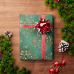 Papel De Presente Dourado Holiday Christmas Metallic Damask Elegant<br><div class="desc">Lindo fundo verde metálico falso com cor damasco de ouro falso para um belo e elegante presente de Natal.</div>