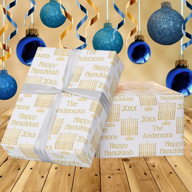 Papel De Presente Dourado Menorah no Chic Hanukkah Branco Personaliz (Criador carregado)