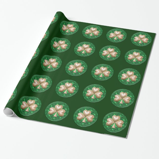 Papel De Presente Dourado Shamrock Sobre O Papel De Molho Verde (Desenrolado)