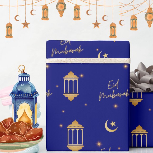 Papel De Presente Eid Mubarak Sapphire Blue + Lanterna Dourada Lua (Elegant modern sapphire blue Eid Mubarak wrapping paper, featuring gold lanterns, stars and moon.)
