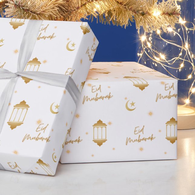 Papel De Presente Eid Mubarak White + Lanternas Elegantes Douradas + (Festive, elegant "Eid Mubarak" wrapping paper, in gold + white, with lanterns, moon and stars.)