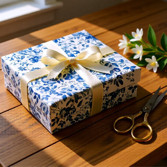 Papel De Presente Elegant Dusty Blue Toile Floral Wedding (Elegant Dusty Blue Toile Floral Wedding Wrapping Paper)