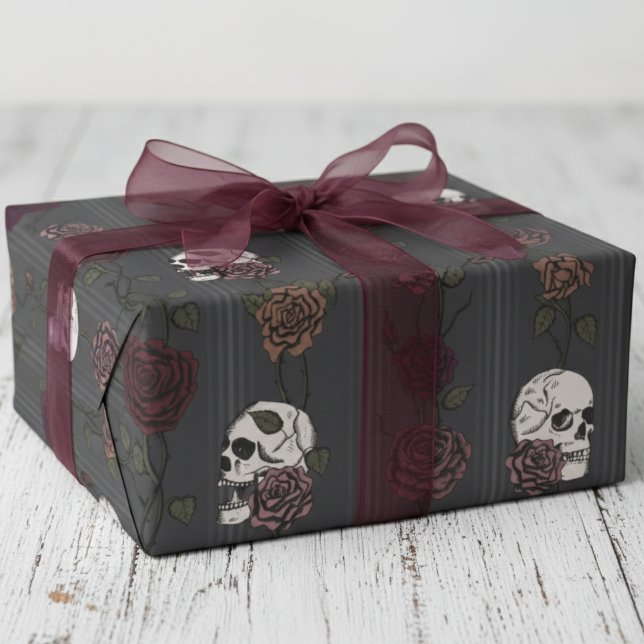 Papel De Presente Elegant Gothic Skull & Rose Stripes (Dark Gothic Wrapping Paper for Hallowedding or Goth Birthday. Elegant Skull Roses Stripes Pattern)