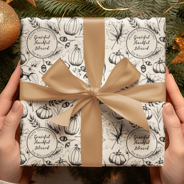 Papel De Presente Elegante Creme Autumn Harvest Pumpkins Personaliza (Elegant Custom "Happy Thanksgiving" Hand-Drawn Fall Harvest Wrapping Paper. Pumpkins & Autumn Leaves)