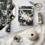 Papel De Presente Elegante Eucalipto Rosa Desmaiado Preto<br><div class="desc">Flores cor-de-rosa e rosa desmaiado deslumbrantes com acentos de folhagem e alguns eucaliptos bonitos em um fundo preto elegante. Tão bonito para chá de panela ou casamento ou qualquer ocasião. Simplesmente deslumbrante e tão elegante.</div>