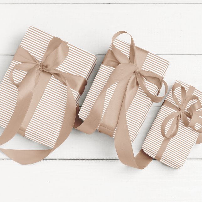 Papel De Presente Elegante Tan Brown e White Thin Striped (Elegant Striped Tan and White Wrapping Paper. Chic Fall Color, Ideal for Autumn Birthday or Wedding.)