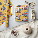 Papel De Presente Engraçado Papai Noel<br><div class="desc">Uma design de Natal engraçada de um Pai Natal com um fundo amarelo. Papai Noel está sentado numa cadeira com bengala. Há um pinguim ao lado dele. O pinguim também está vestindo um chapéu de Papai Noel. A imagem global tem um estilo de vintage.</div>
