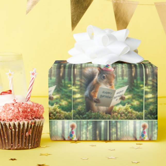 Papel De Presente Esquilo Lendo um Cartão de Aniversário (Festa de aniversário)