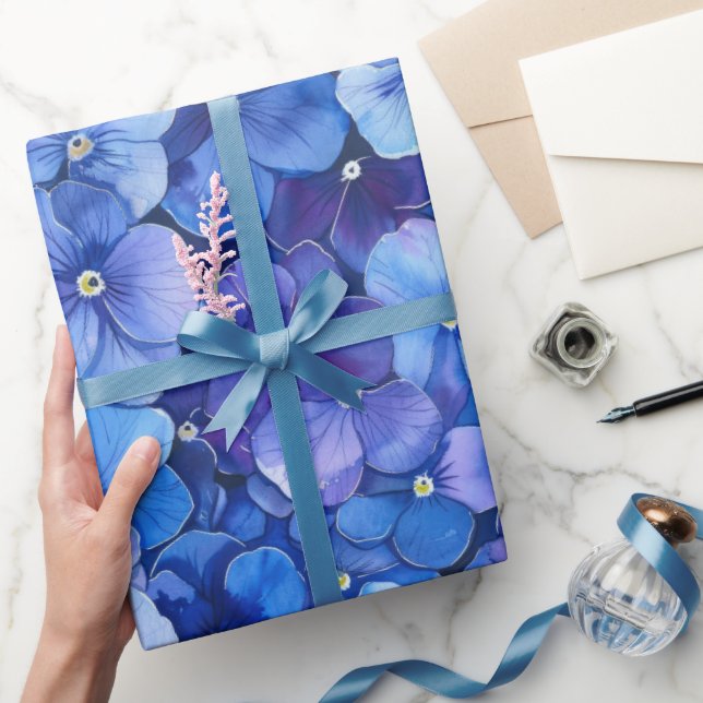 Papel De Presente Estilo de Aquarela Pansias Azul Impressão Floral R (Presentear)