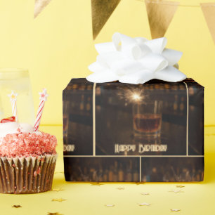 Papel De Presente Fagulha de Festa de Aniversário em um Copo de Uísq