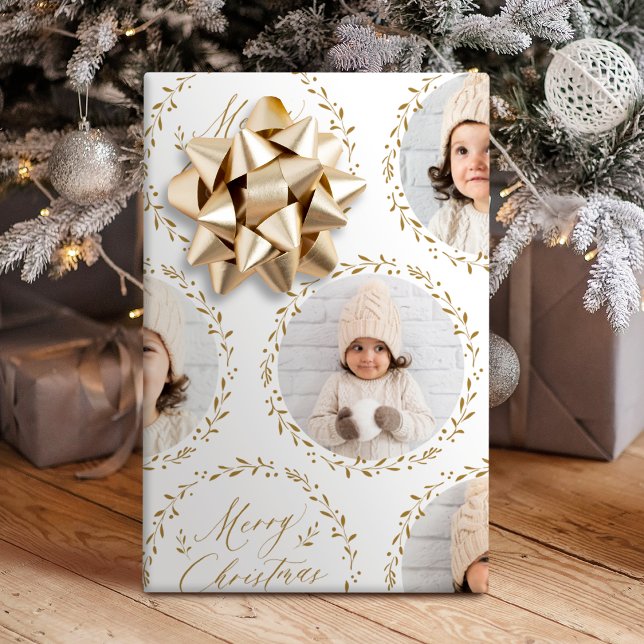Papel De Presente Família Feliz Natal Moderno Script M 6 foto (Gold Modern Script Merry Christmas Family 6 photo Wrapping Paper)