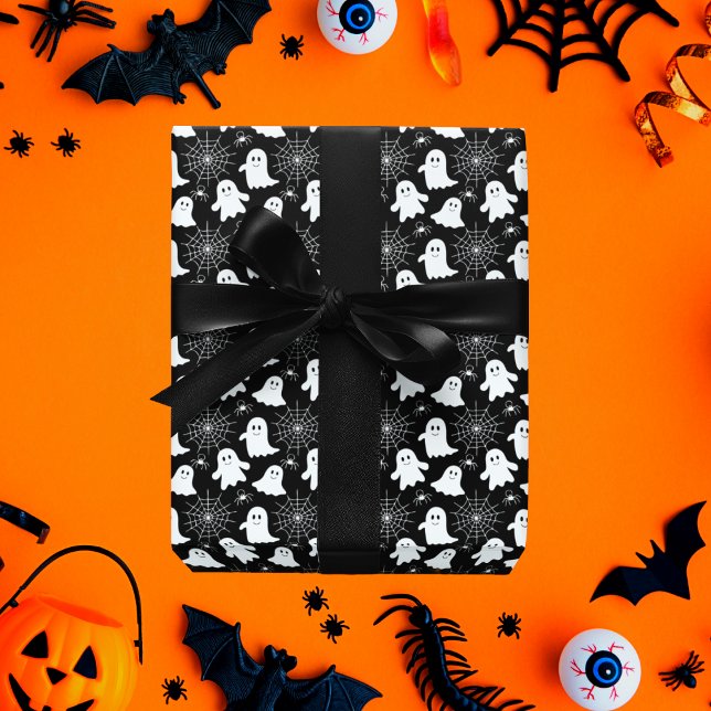 Papel De Presente Fantasmas bonitos | Aranhas | Spider Webs Hallowee (Cute Ghosts, Spiders and Spider Webs Halloween Black and White Patterned Wrapping Paper)