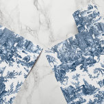 Papel De Presente Fazenda russa da Vintage - Azul e branco francês<br><div class="desc">Este adorável padrão antigo do Tóile de jouy francês,  datado de cerca de 1780,  mostra cenas de alegre fazenda rústica incluindo animais,  ruínas antigas,  casacos e camponeses envolvidos no trabalho e brincam de azul sobre fundo branco.</div>