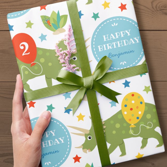 Papel De Presente Feliz Aniversário Dinossaur Triceratops Nome Idade (Criador carregado)