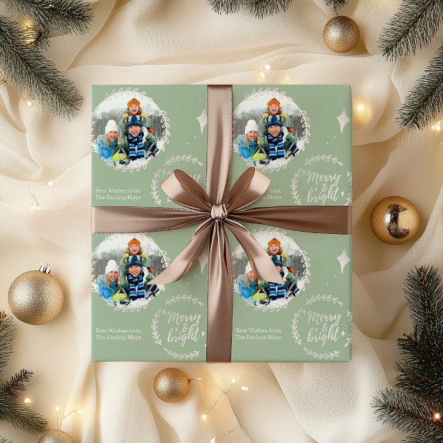 Papel De Presente Feliz & Brilho Foto Personalizada Verde e Prata (Photo christmas wrapping paper - Merry & Bright)