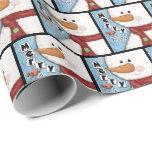 Papel De Presente Feliz e Bright Christmas Snowman e Red Bird<br><div class="desc">Este design de Natal é uma pintura digital mestiça que apresenta um bonitinho bonitinho bonitinho com um padrão de gingham. Ele veste um nariz grande de cenoura e um cachecol vermelho com uma colagem de letras e uma mancha verde costurada no lugar. Um passarinho vermelho passa como se cumprimentasse seu...</div>