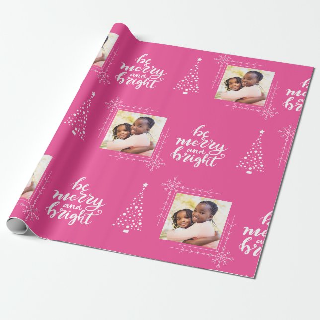 Papel De Presente Feliz E Brilho Com Uma Foto De Natal Rosa (Desenrolado)