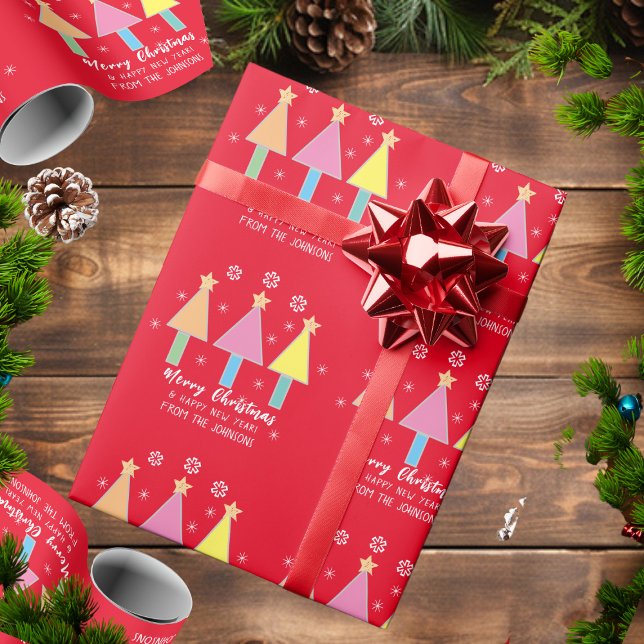 Papel De Presente Feliz Natal Nome da Família Moderno Festa de Natal (Wrap things up nicely with this cheerful personalized Christmas gift wrap.)