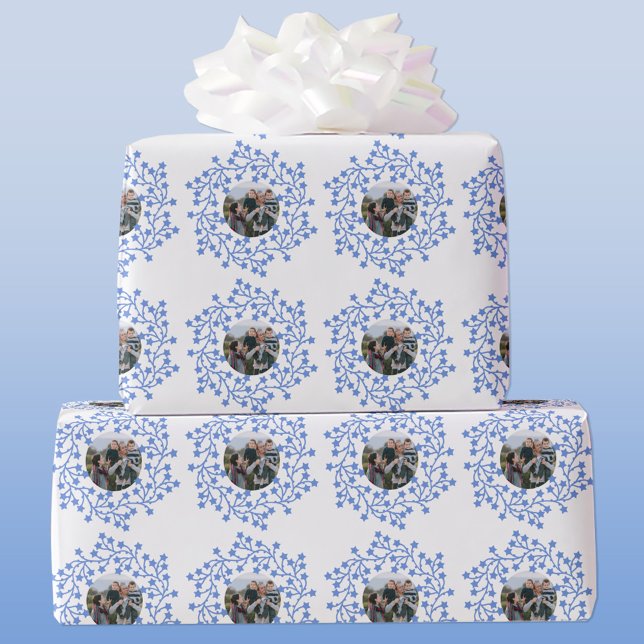 Papel De Presente Feriado Escandinavo de Terra da Estrela da Foto (Scandinavian star wreath garland personalized photo Christmas or holiday gift wrap paper)