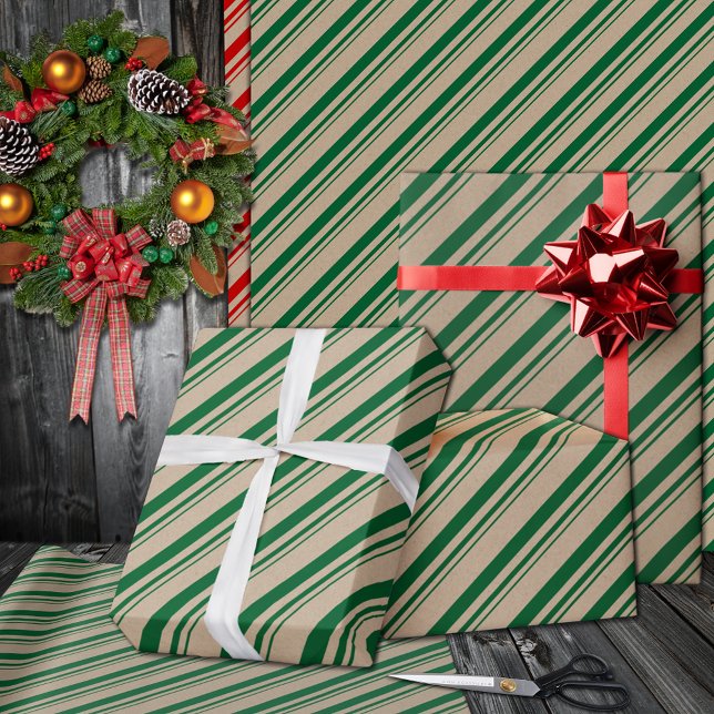 Papel De Presente Feriado Rustic Kraft Forest Green Candy Stripes (Forest Green Candy Cane Stripe Holiday Wrapping Paper Rolls in 6 and 15 foot rolls.)