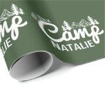 Papel De Presente Festa de solteira personalizada de campo personali<br><div class="desc">Enrole seus presentes de festa de solteira no acampamento em estilo com este Papel personalizado de enrolamento de Festa de solteira de acampamento. Perfeito para celebrar a "Última Trilha Antes do Véu", este presente exclusivo traz um toque divertido e coeso para o seu evento inspirado em glamping. Esteja você embalando...</div>