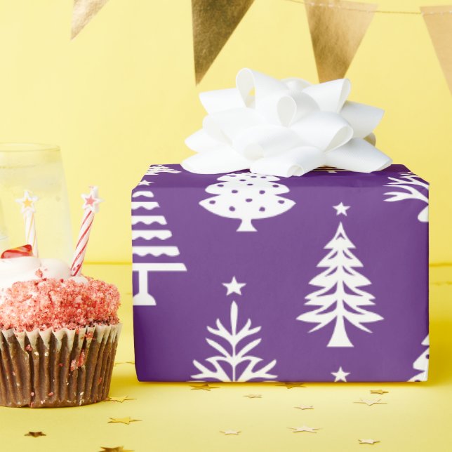 Papel De Presente Festive Purple and White Christmas Tree Pattern (Festa de aniversário)