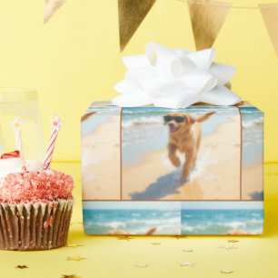 Papel De Presente Filhote de Retriever Dourado Caminhando na Praia