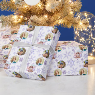 Papel De Presente Flocos de Neve de Inverno e 3 Fotos em Padrão Roxo