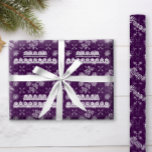 Papel De Presente Flocos de neve elegantes no Natal roxo<br><div class="desc">Dê a alguém um Feliz Natal com este Flocos de Neve Elegante no Papel de Molho Roxo! Também estão incluídas as adoráveis palavras Paz, Joy, e Esperança por esse toque especial sob sua árvore de Natal! Você também pode usá-los para projetos de abate de veículos e diários! Desfrute de ver...</div>