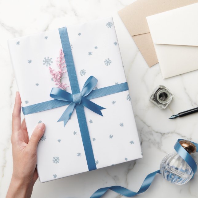Papel De Presente Flocos de Neve Retro Scandi Doodle em Azul Claro B (Presentear)