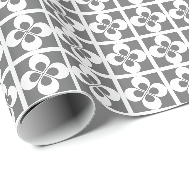 Papel De Presente Floral Geométrico Branco na Cinza (Ponta do rolo)