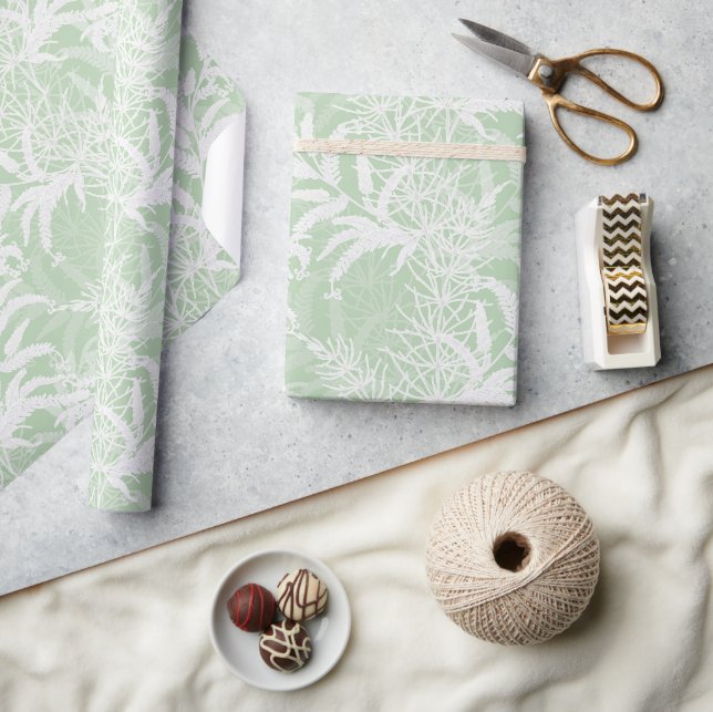 Papel De Presente Flores brancas em verde-claro. (Artesanato)
