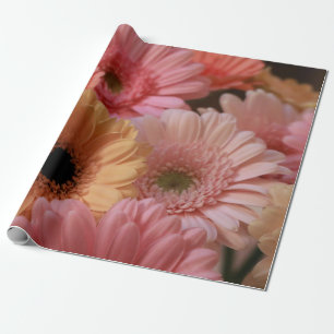 PAPEL DE PRESENTE FLORES DE TINTA E AMARELO EM FOTOGRAFIA PRÓXIMA