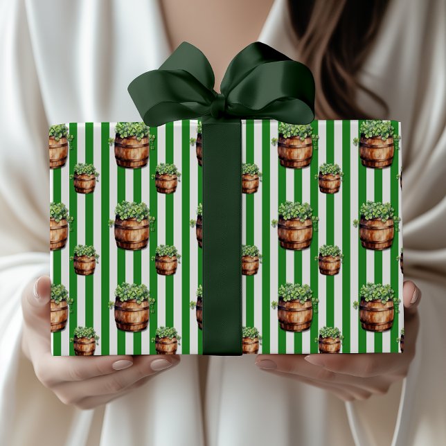 Papel De Presente Floresta Verde Chic Shamrock Barril Dia de São Pat (Criador carregado)