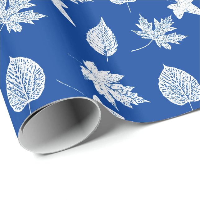 Papel De Presente Folhas de outono - branco e azul de cobalto (Ponta do rolo)